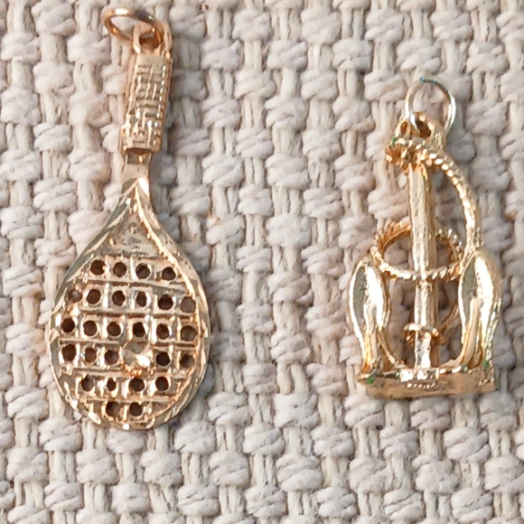 4 Gold Plated Pendants - Picture 3 of 4